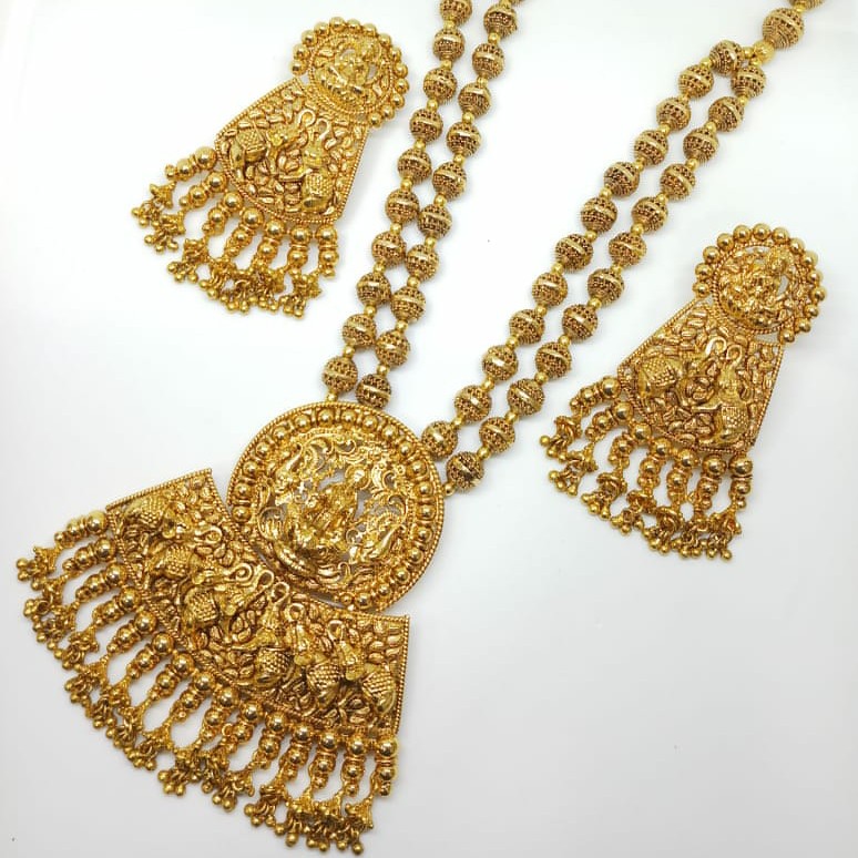 Gold Forming pendant set