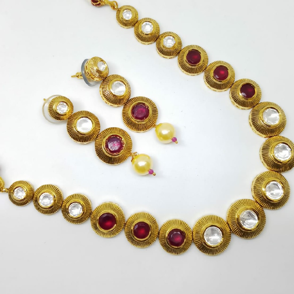 Kundan Set