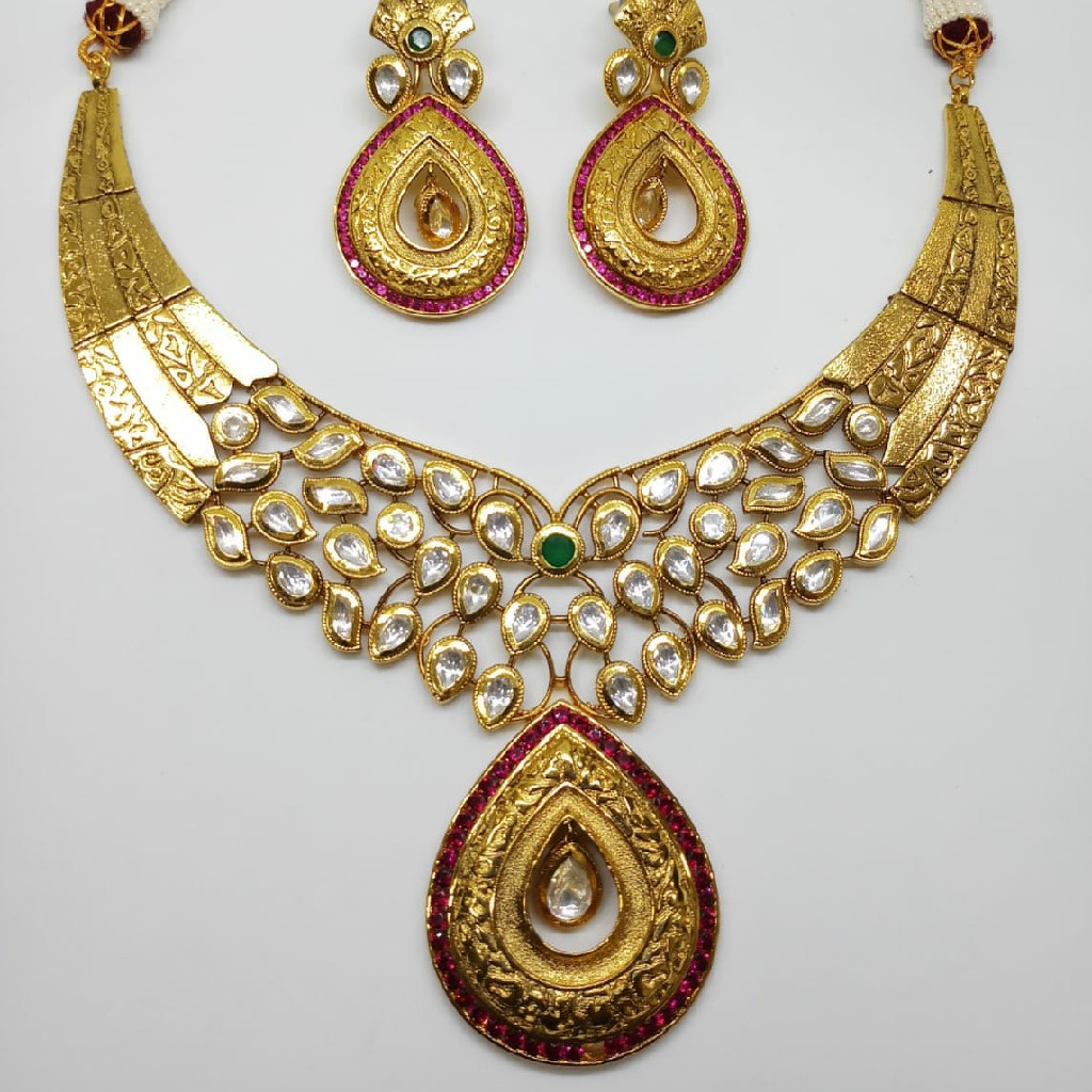 Kundan necklace set