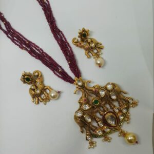 Kundan pendant set
