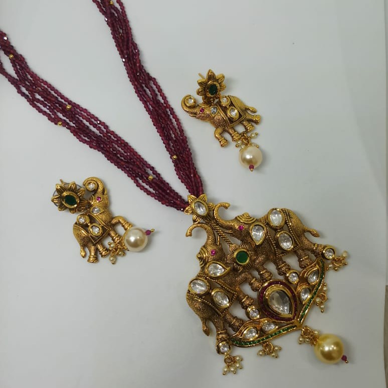 Kundan pendant set