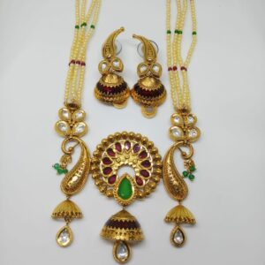 Kundan pendant set