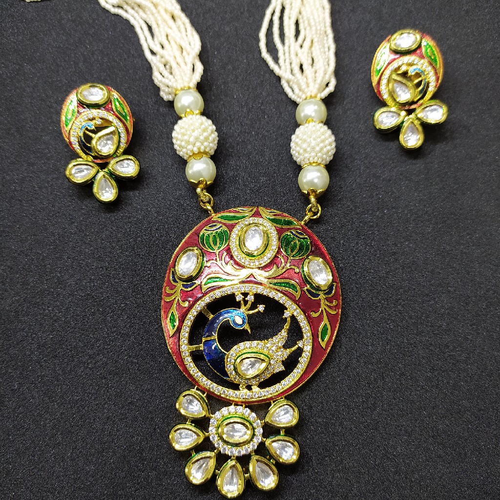 Kundan pendant set