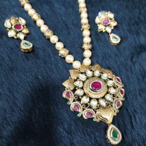 Kundan pendant set