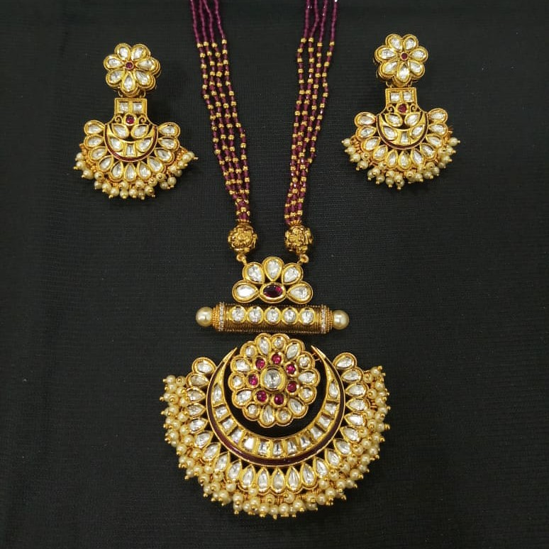 Kundan pendant set