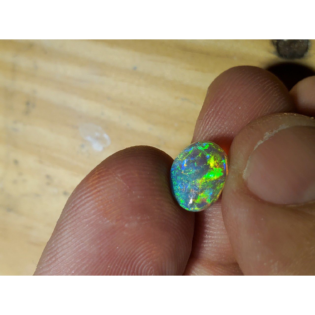 2.4ct oval bi-color opal - Image 2