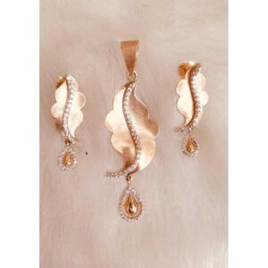 18kt rose gold fancy pendant set