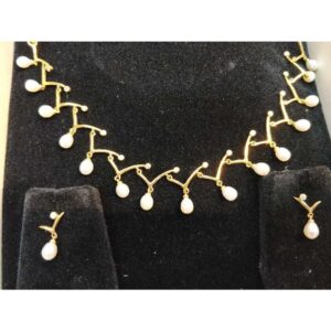 916  Gold Pearl Necklace