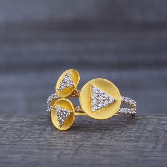 Latest Design Ladies Gold Ring