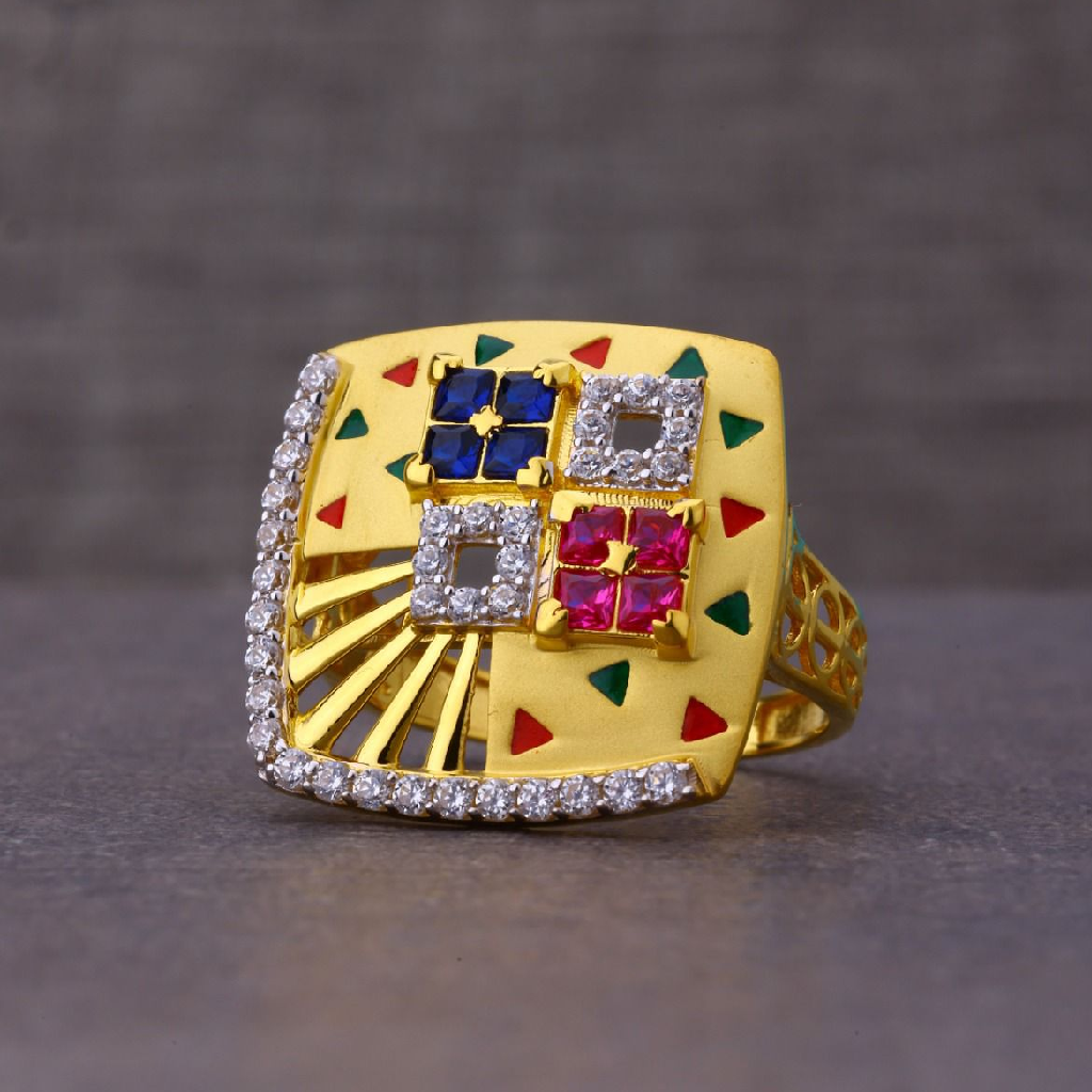 Heavy Look Design Ladies Gold Ring