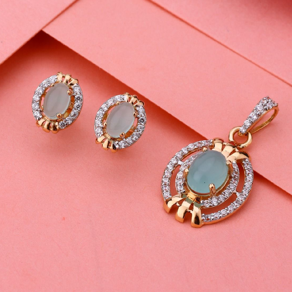 Fancy Latest Design Gold Ladies Pendant Set