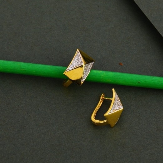 22 carat gold ladies fancy earrings RH-LE709