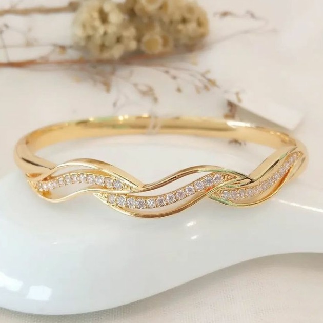 20 carat rose gold ladies asymmetry bracelet rh-lb902