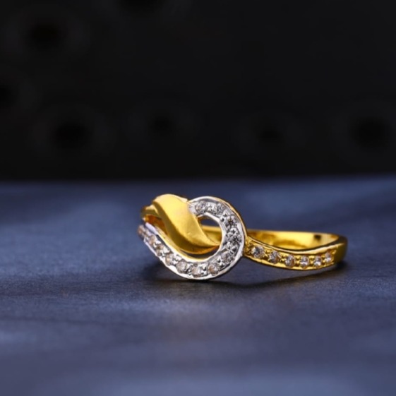 22 carat gold hallmark delicate ladies rings RH-LR455