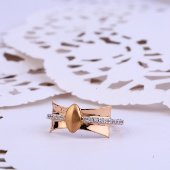 18 carat rose gold fancy ladies rings RH-LR623
