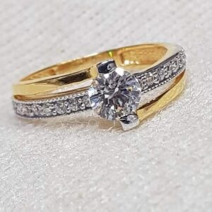 22 carat gold ladies modern diamond ring RH-GR355