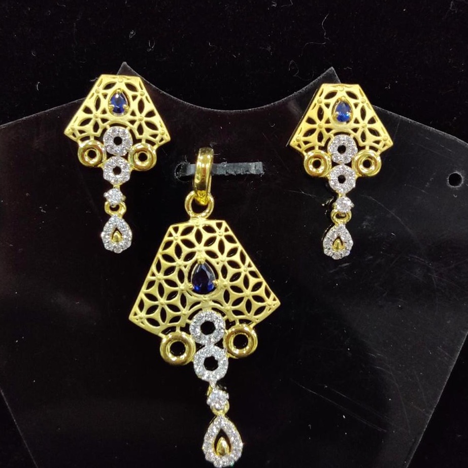916 Gold 22kt Diamond  Pendal Butti Set RH-PSET03