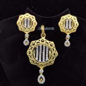 916 Gold 22kt Diamond  Pendal Butti Set RH-PSET02