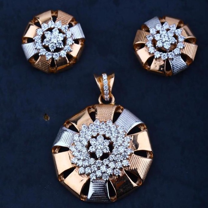 18Kt Rose Gold Round Desgin Pendal Butti Set RH-18RGPSET23