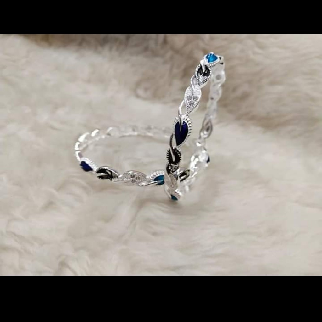 Silver ladies bangles - Image 3
