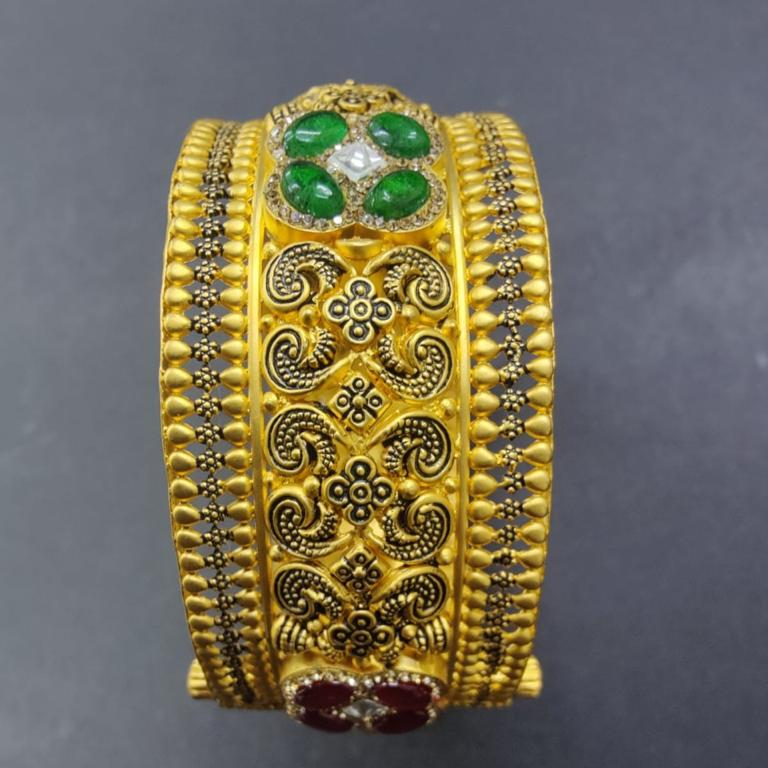 GOLD DESIGNER CLASSIC JADTAR BANGLE - Image 2