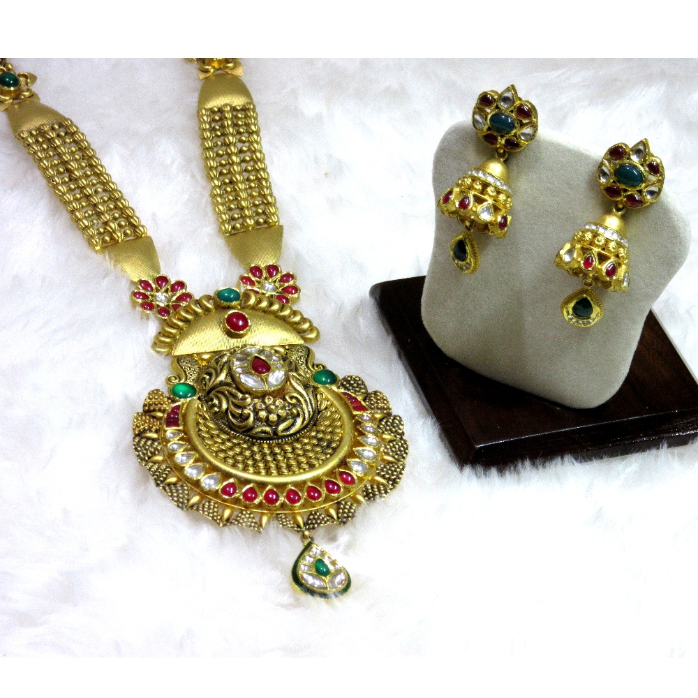 Long traditional jadtar necklace set