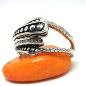 Silver 925 a unique one side design ring sr925-297