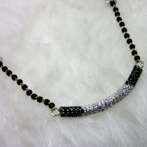 Gold fancy classic mangalsutra dokiya