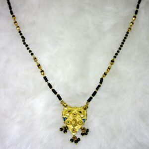 Gold single line delicate mangalsutra