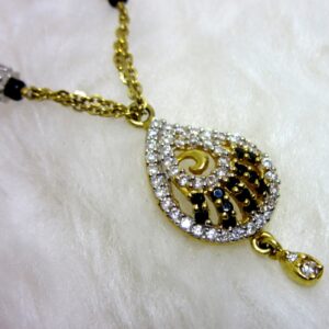 Gold stone mangalsutra dokiya