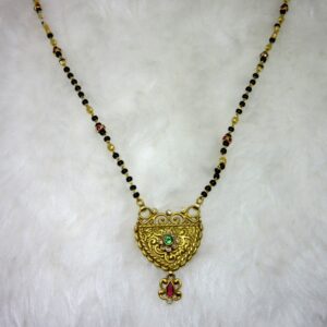 Gold single line semi jadtar mangalsutra