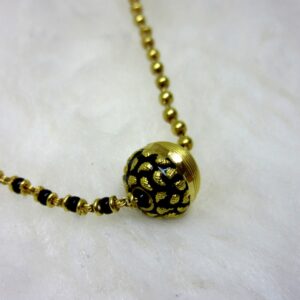 Gold classic mangalsutra dokiya