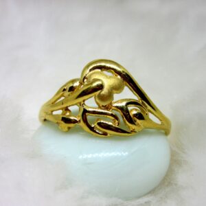 Gold leaf designer ring