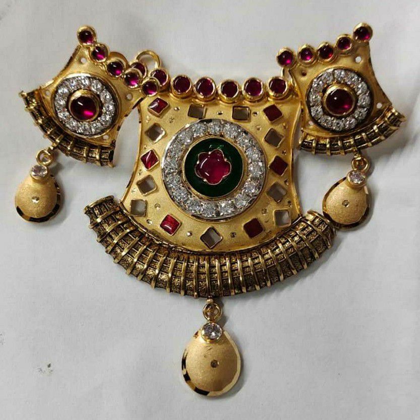 22k gold white & Pink stone pandal