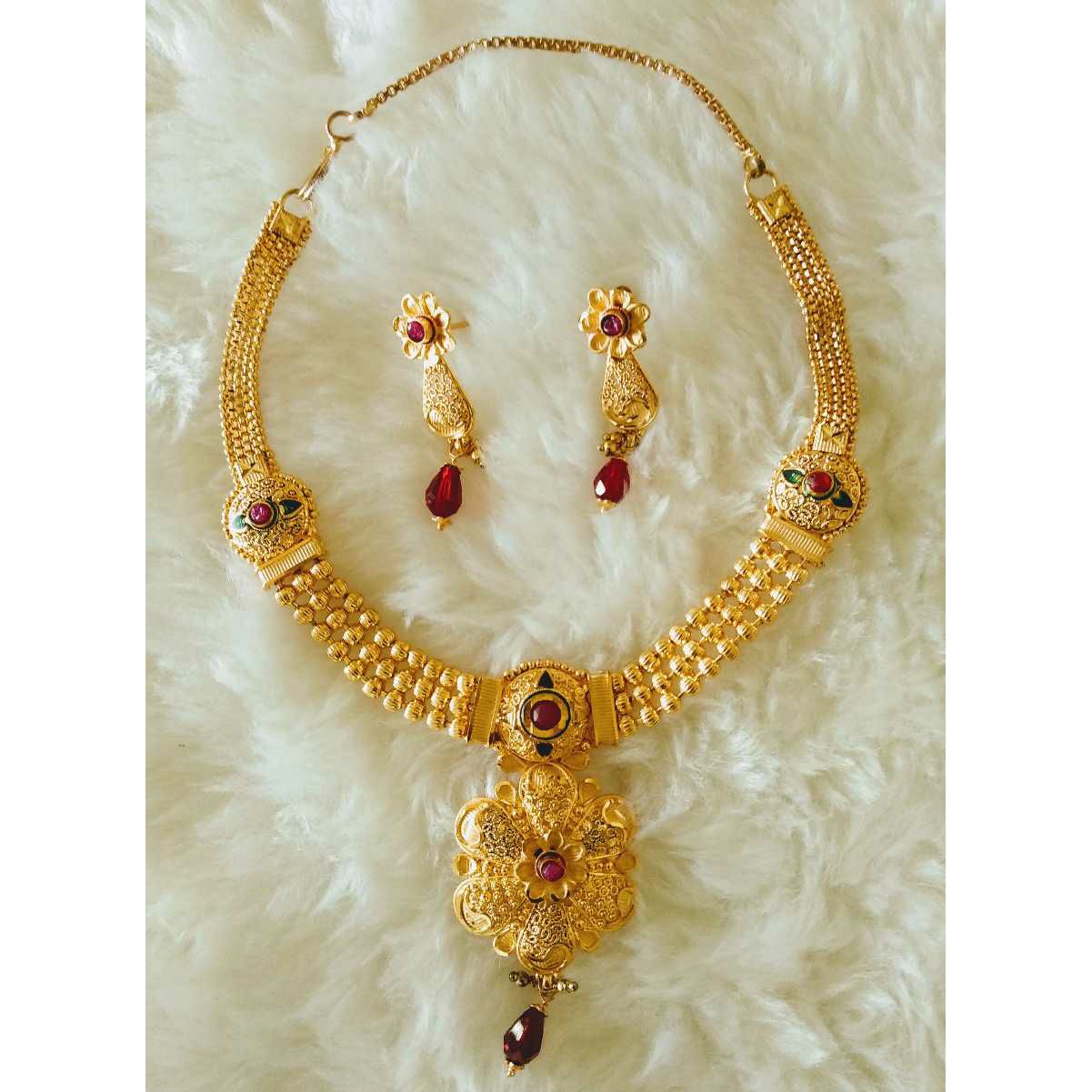 Gold Necklace Set Butii