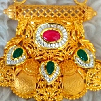 gold M.S.pandal green and red stone - Image 3