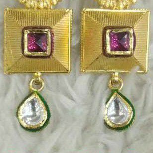 Gold Fancy antique earrings - Image 3