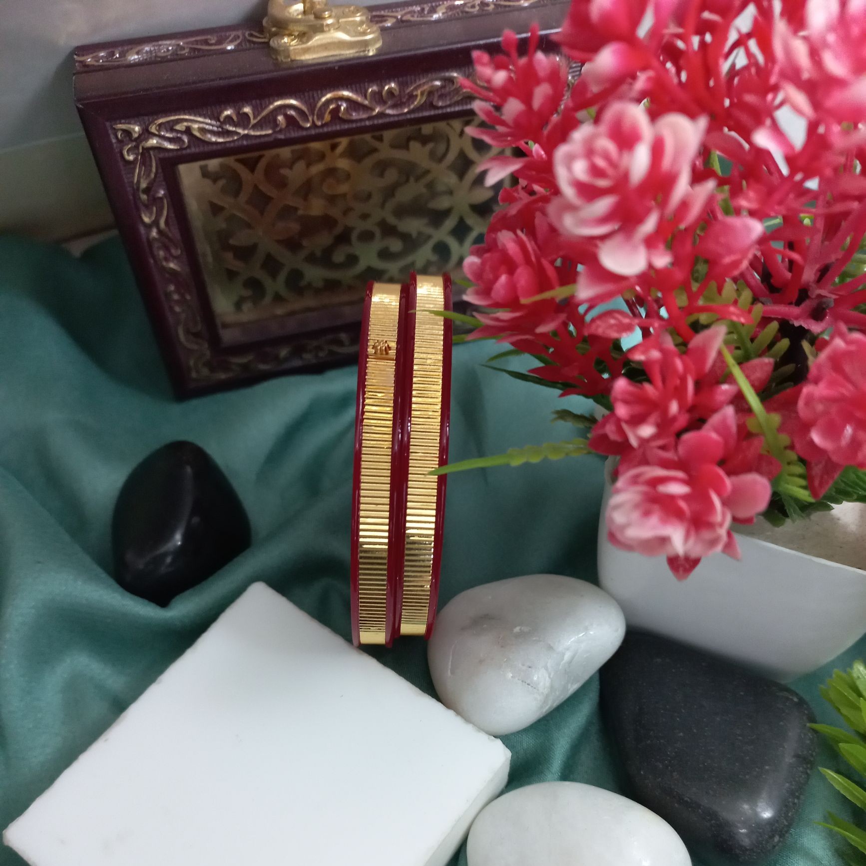 Gold Square Design Red Plastic Chudi