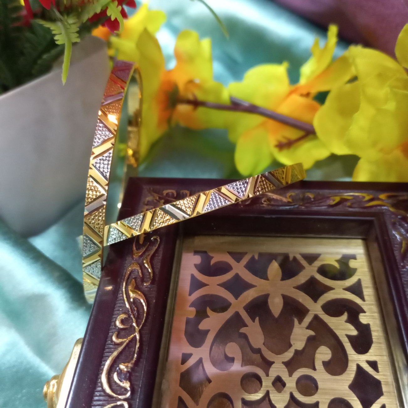 916 Gold Graceful Design Kangan