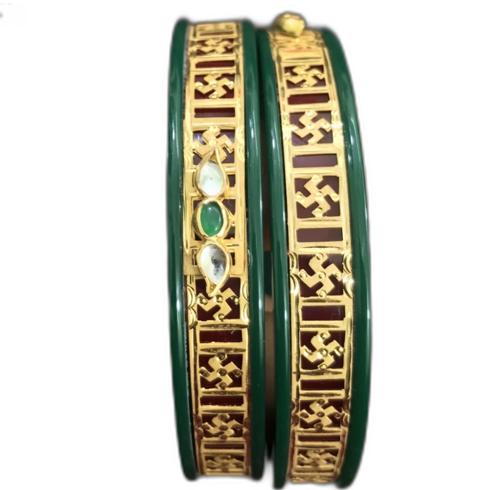 Fancy plastic gold bangle
