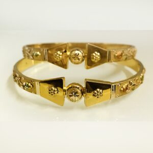 18 Kt Yellow Gold Traditional Handmade Slip-On Bracelet Bangles 18 Gm