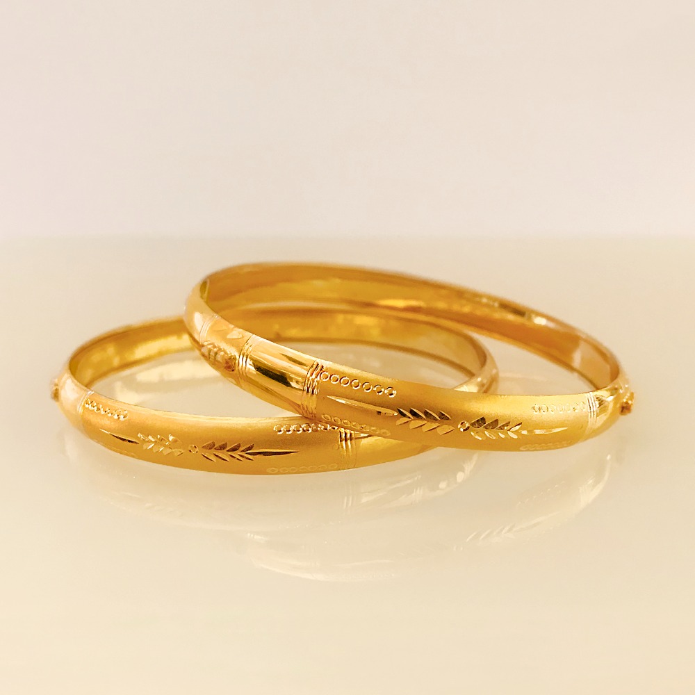 18 Kt Yellow Gold Handmade Slip-On Bracelet Bangles 16 Gms (2 Pieces) - Image 3