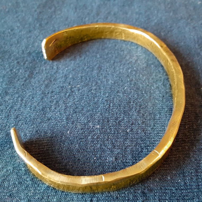 18 kt Hallmark Stamped Yellow Gold Rugged Uneven Cuff Men's Bracelet - Image 4