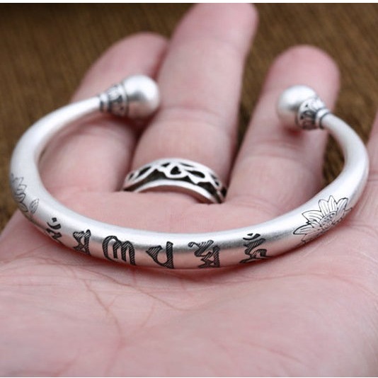 18 Kt Stamped White Gold Buddhist Ohm Mantra Men's Cuff Bracelet 25g - Image 5
