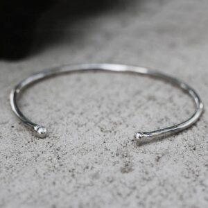 18 kt hallmark stamped white gold men's open cuff bracelet 16 gms