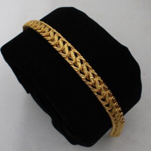 18 Kt Yellow Gold Unique Stylish Chain Men's Bracelet 25 Gms