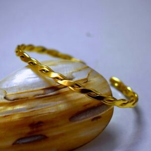 18 Kt Yellow Gold Open Cuff Handmade Men's Bracelet 30 Gms