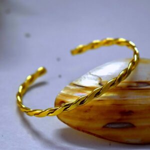 18 Kt Yellow Gold Open Cuff Handmade Men's Bracelet 30 Gms