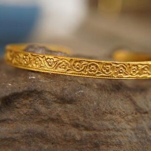 22 Kt Yellow Gold Artisan Texture Floral Open Bracelet Bangle 20 Gram