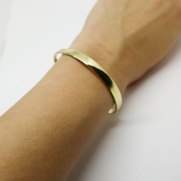 18 Kt Yellow Gold Open Cuff Handmade Bracelet Bangle 20 Gms 8 MM Wide - Image 3
